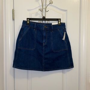 Old Navy dark blue jean skirt